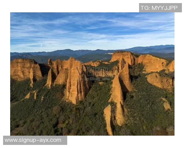 足球明星莱昂精彩瞬间全景图集带你领略他的辉煌历程与风采 足球明星莱昂精彩瞬间全景图集带你领略他的辉煌历程与风采